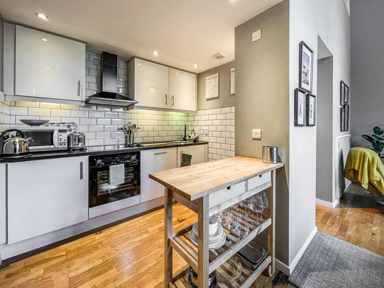 Lofty Apartment In 普里茅斯 外观 照片