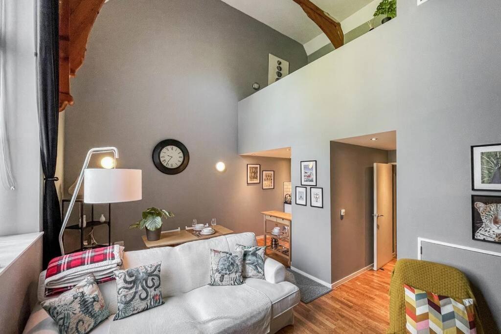 Lofty Apartment In 普里茅斯 外观 照片